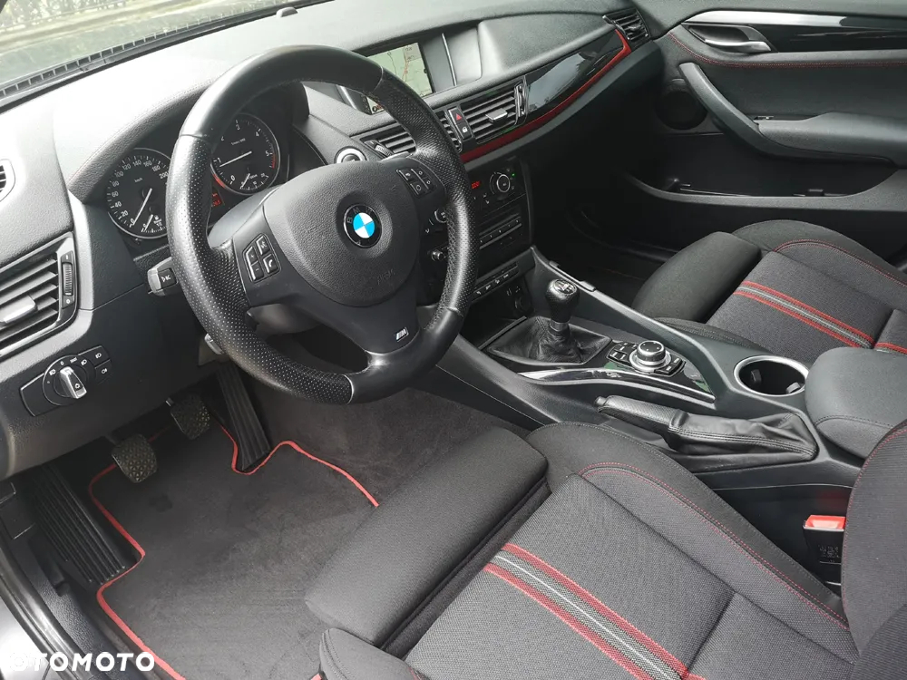 BMW X1 xDrive18d - 13