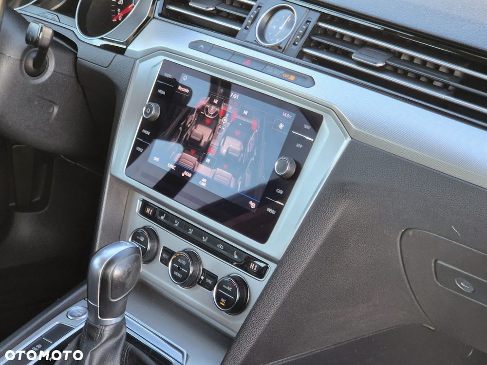 Volkswagen Passat 2.0 TDI SCR Highline DSG - 38