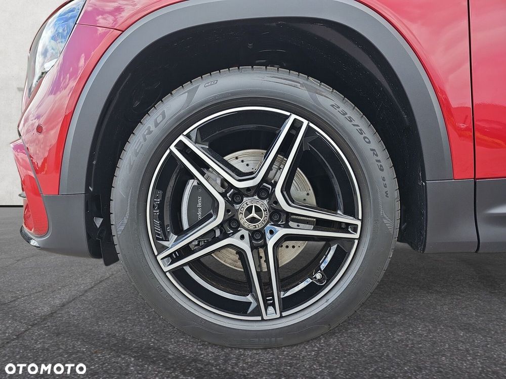 Mercedes-Benz GLB - 9