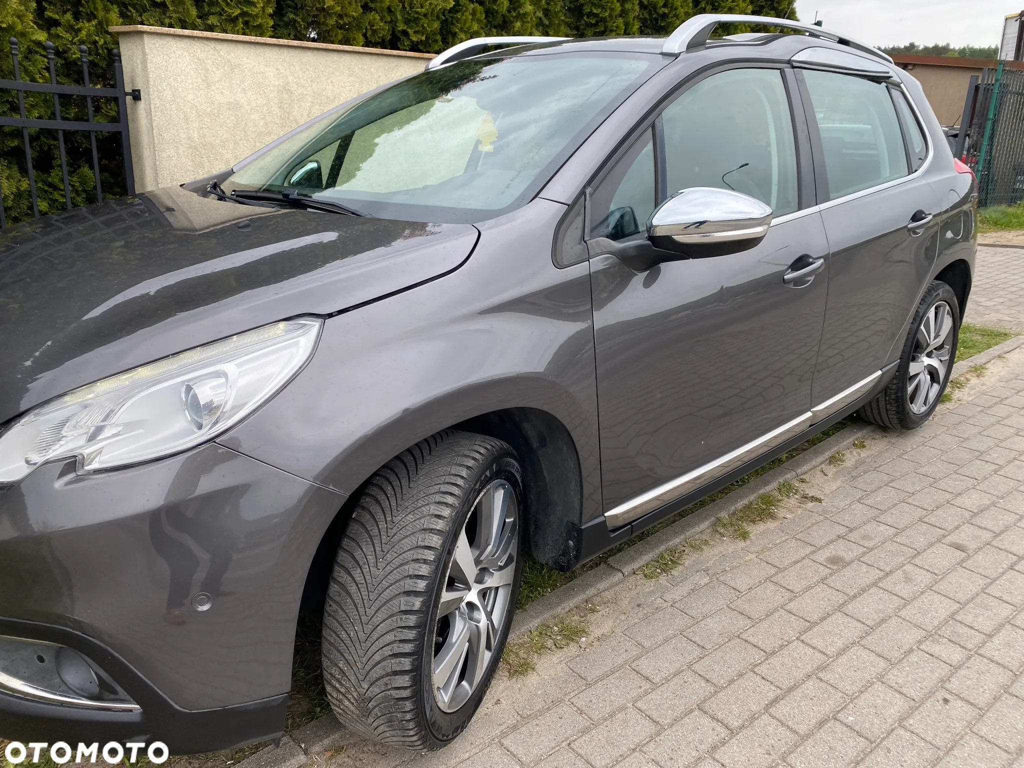 Peugeot 2008 1.2 Pure Tech Allure S&S - 11