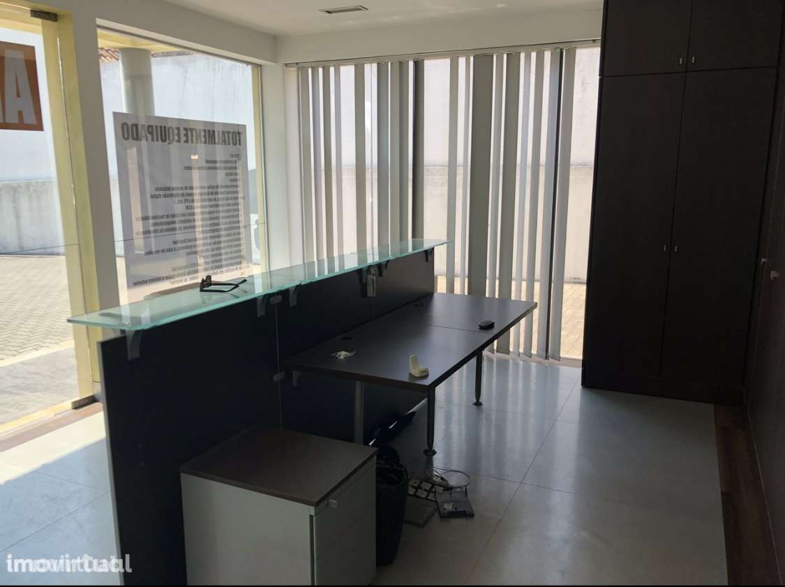 Escritório moderno pronto e funcionar em edifício comercial -serviços. - Grande imagem: 4/18