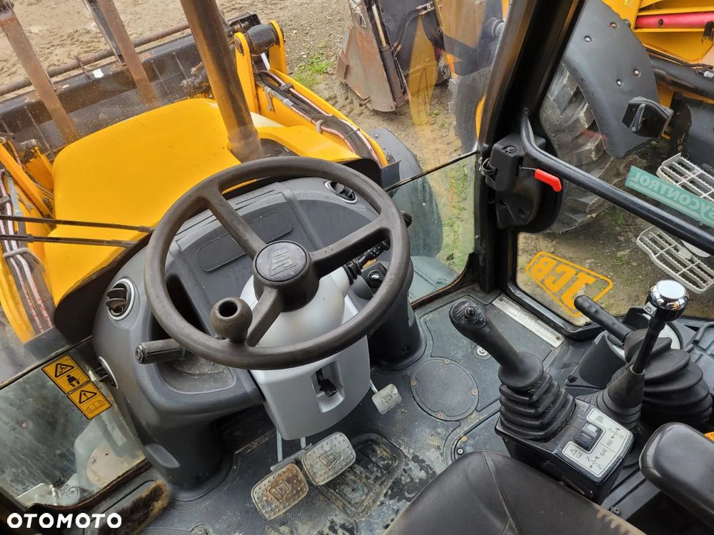 JCB 3CX - 6