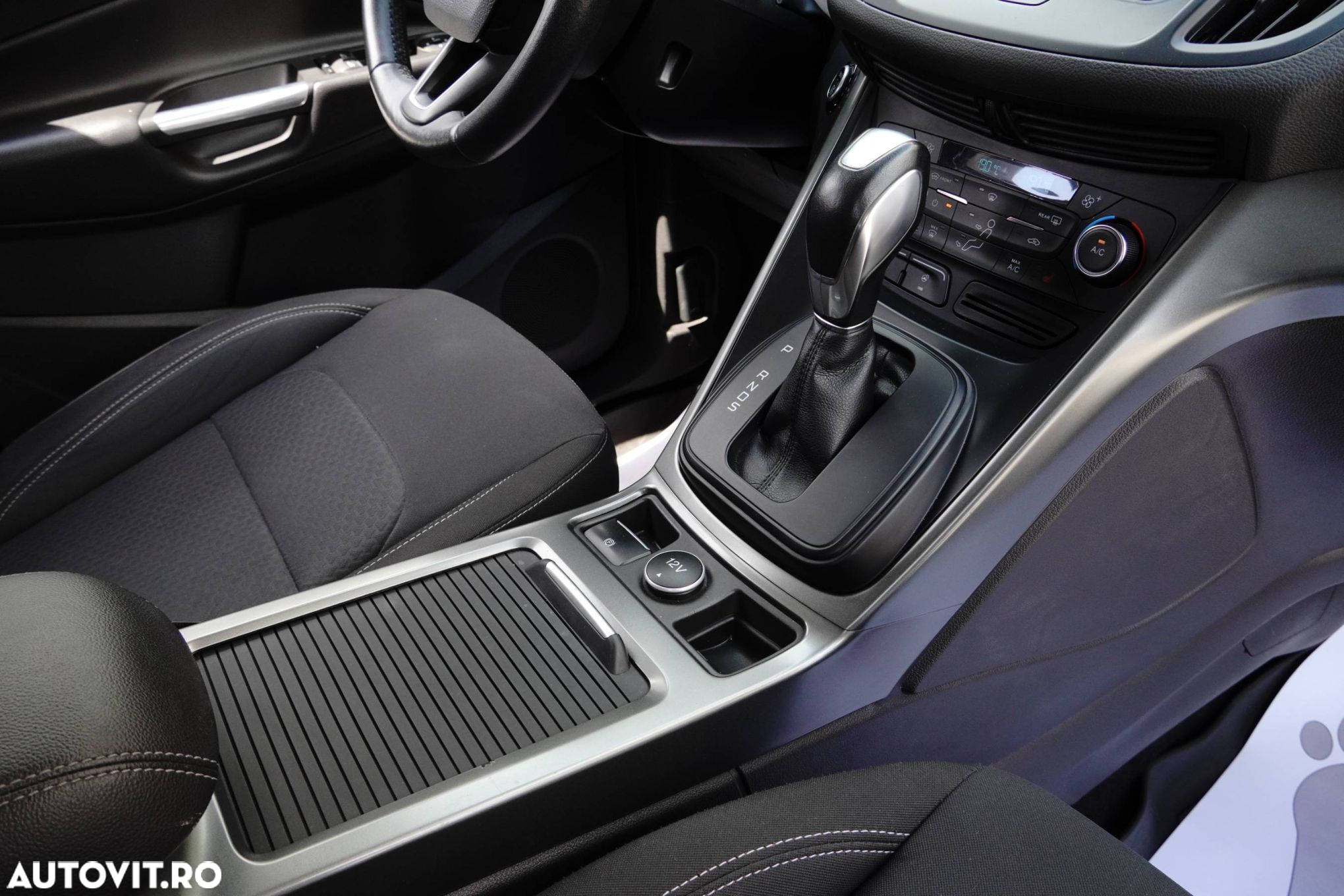 Ford Kuga - 20
