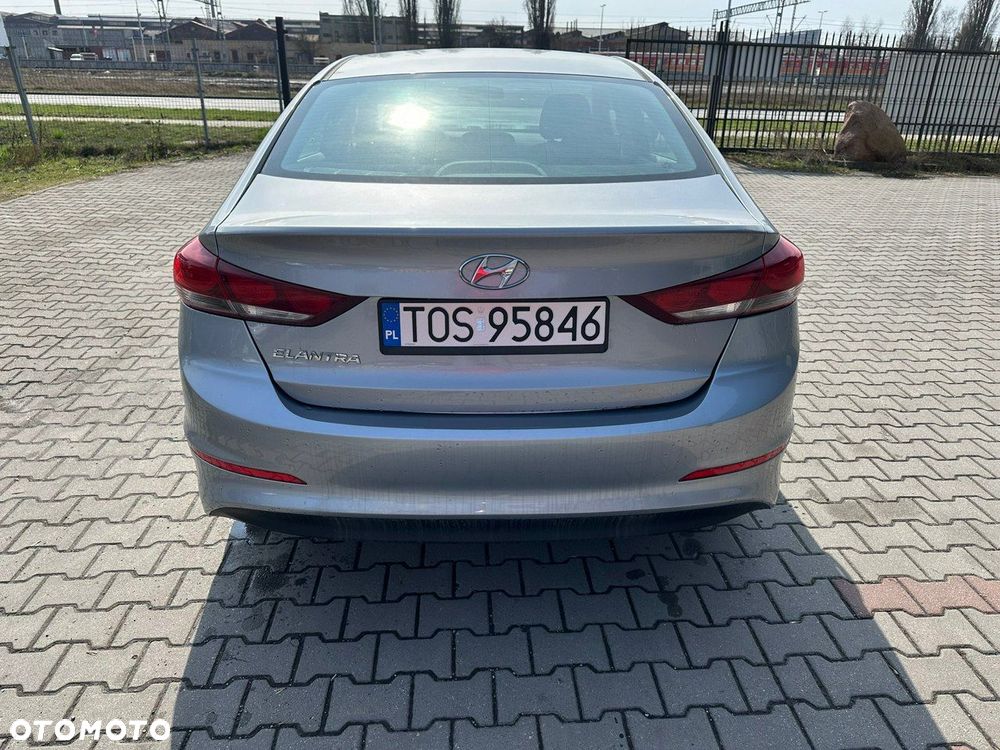 Hyundai Elantra - 6