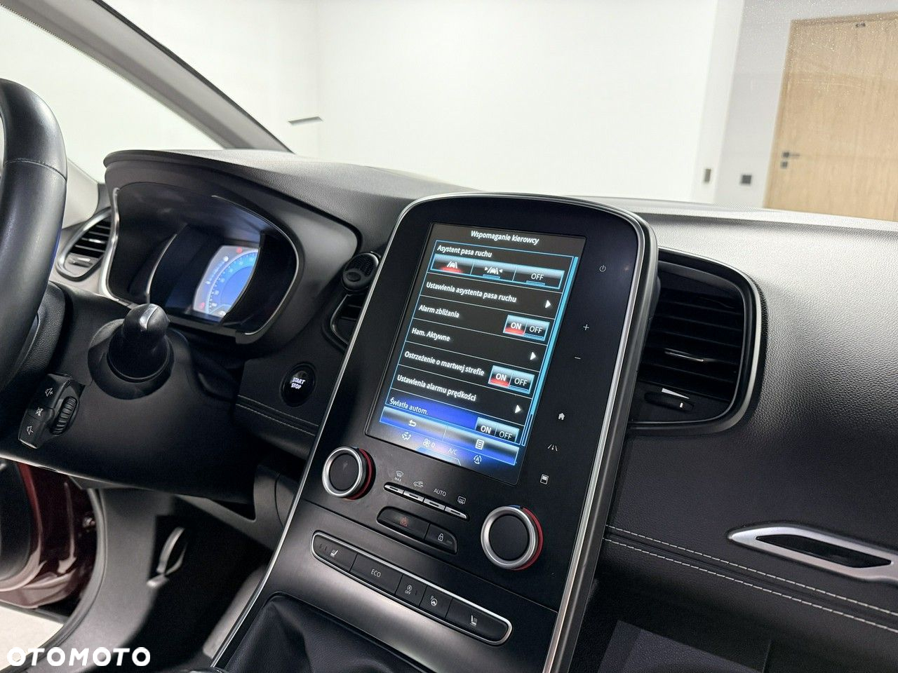 Renault Scenic - 28