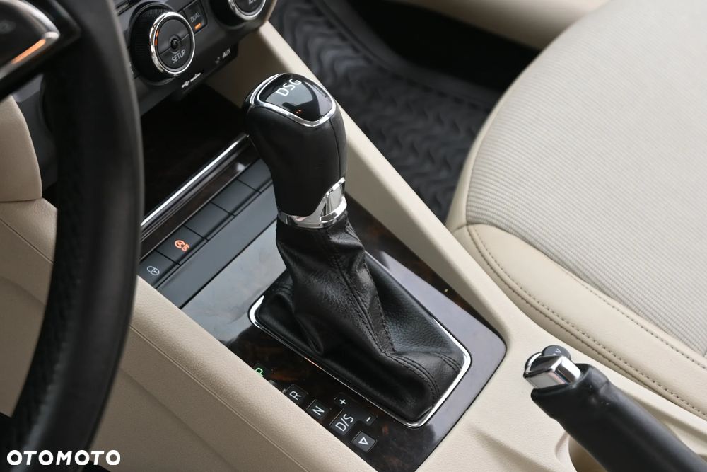 Skoda Octavia 1.8 TSI DSG L&K - 30