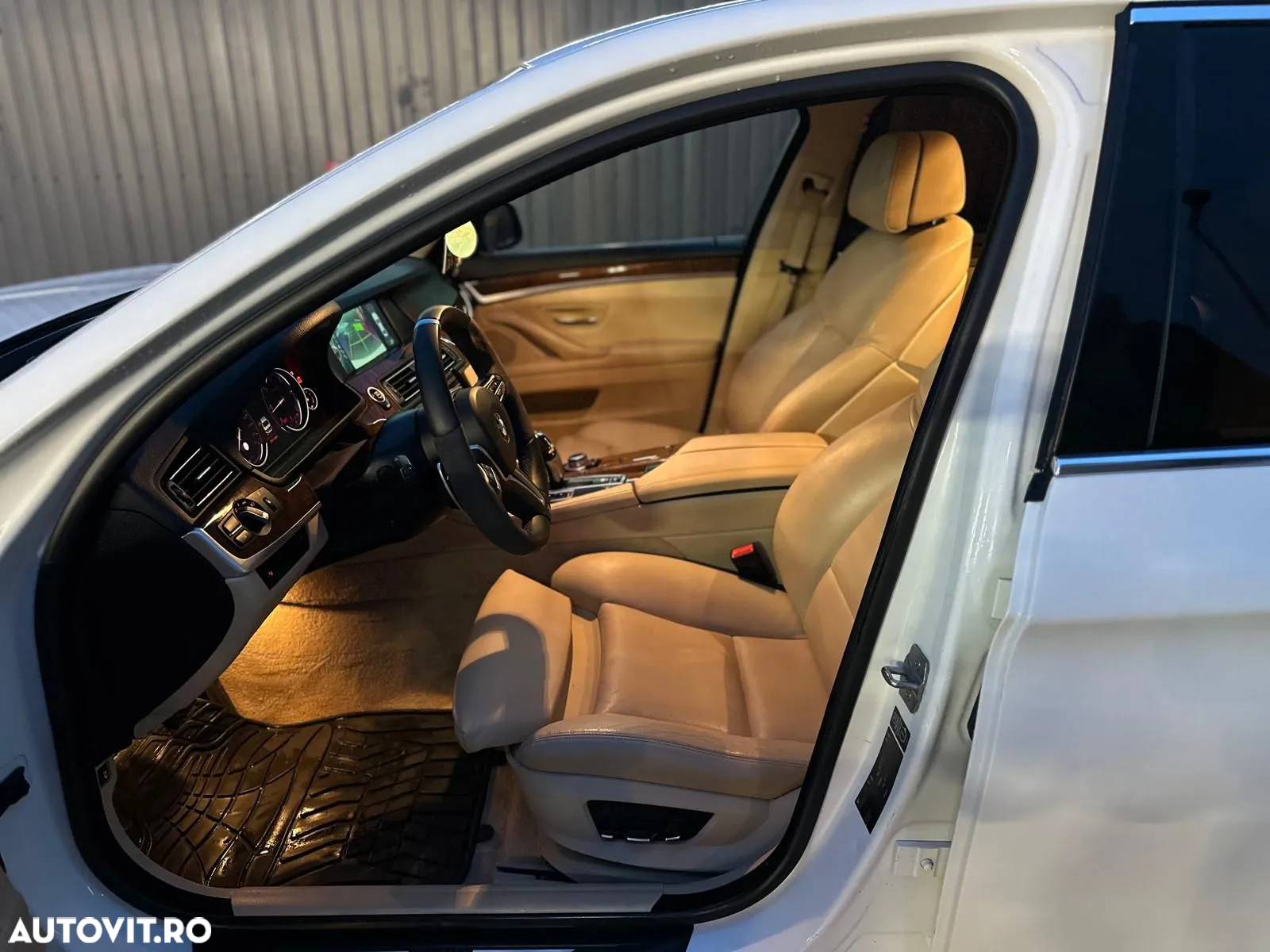 BMW Seria 5 525d Touring Aut. Luxury Line - 8