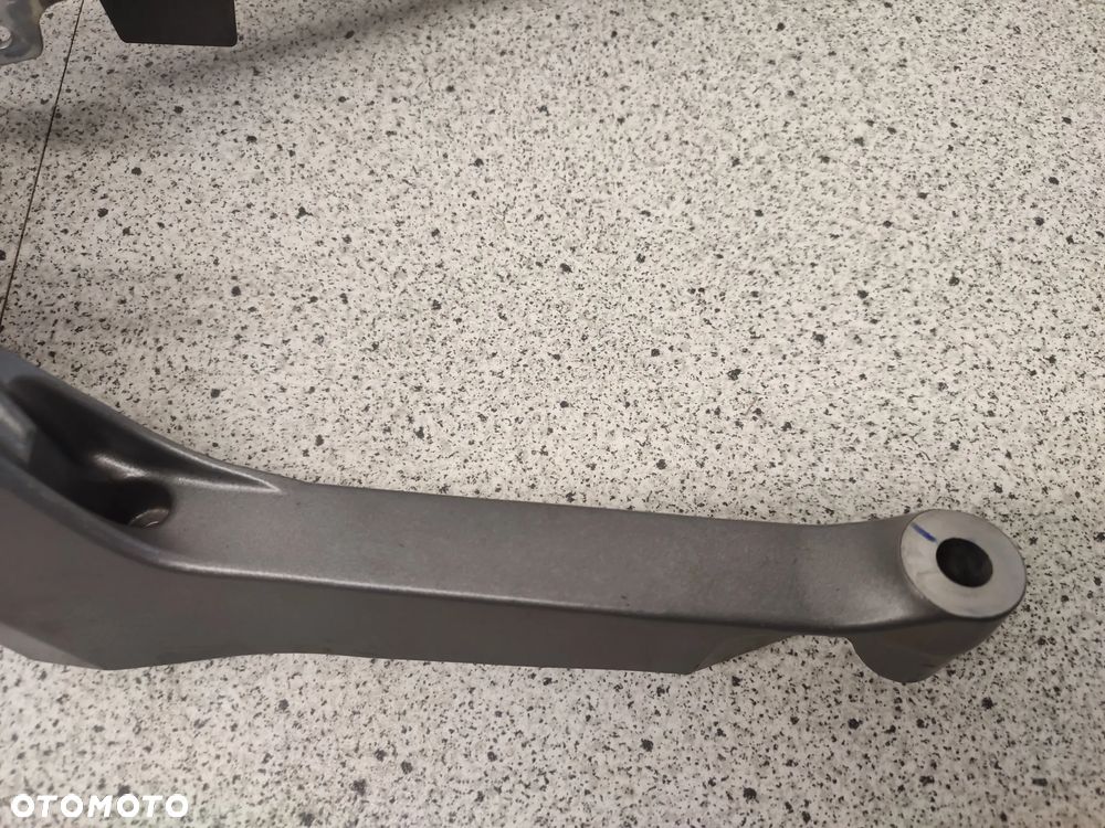 Stelaż tył, tylny prawy KTM Duke 125 390 24-26 - 10