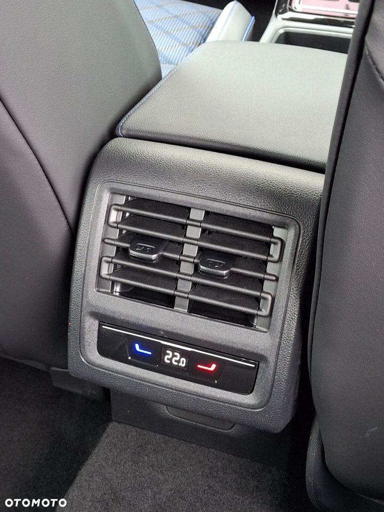 Volkswagen Golf Variant 2.0 TSI 4Motion R - 27