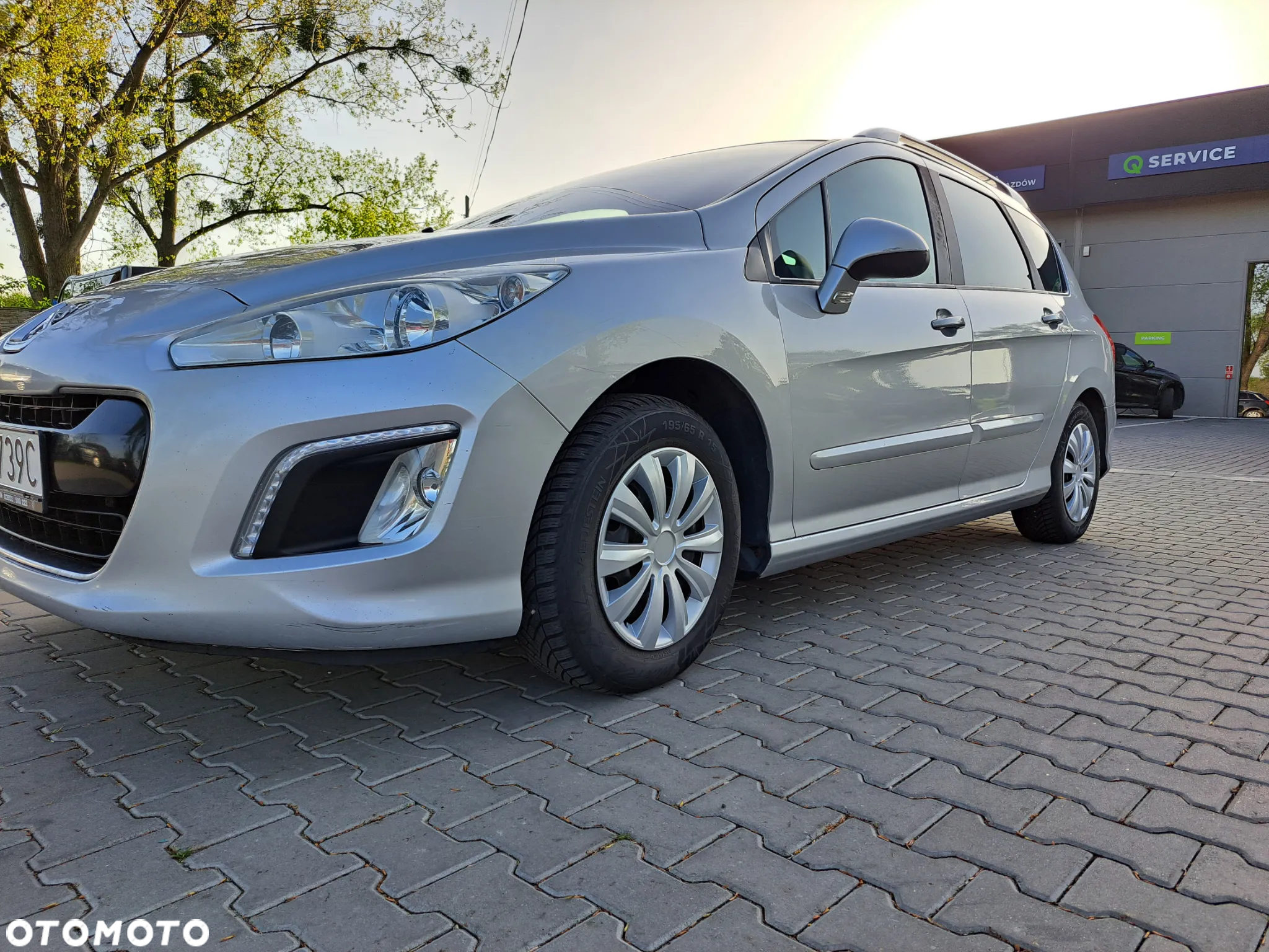 Peugeot 308 - 8