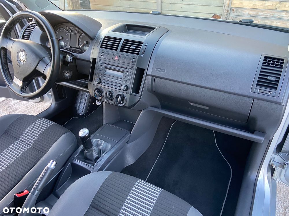 Volkswagen Polo 1.2 Tour Edition - 20