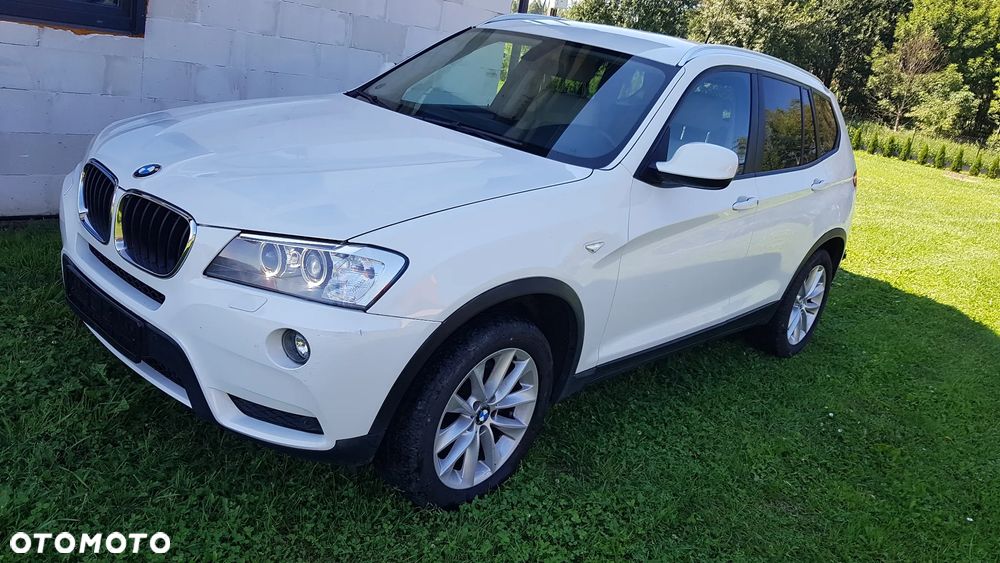 BMW X1 xDrive18d Sport Line - 3