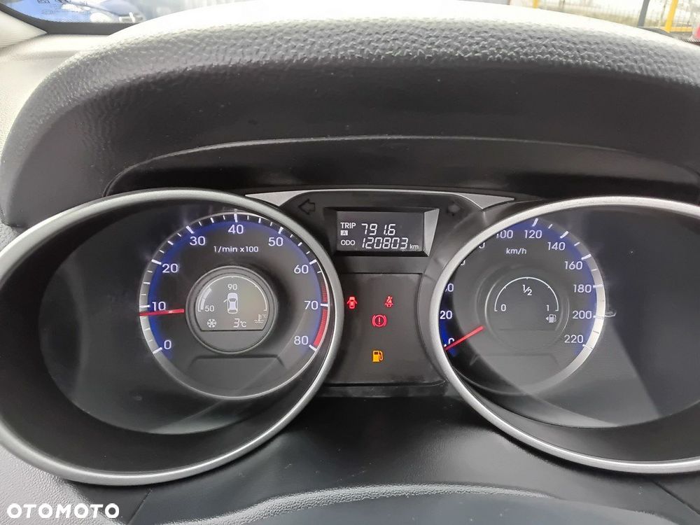 Hyundai ix35 - 23