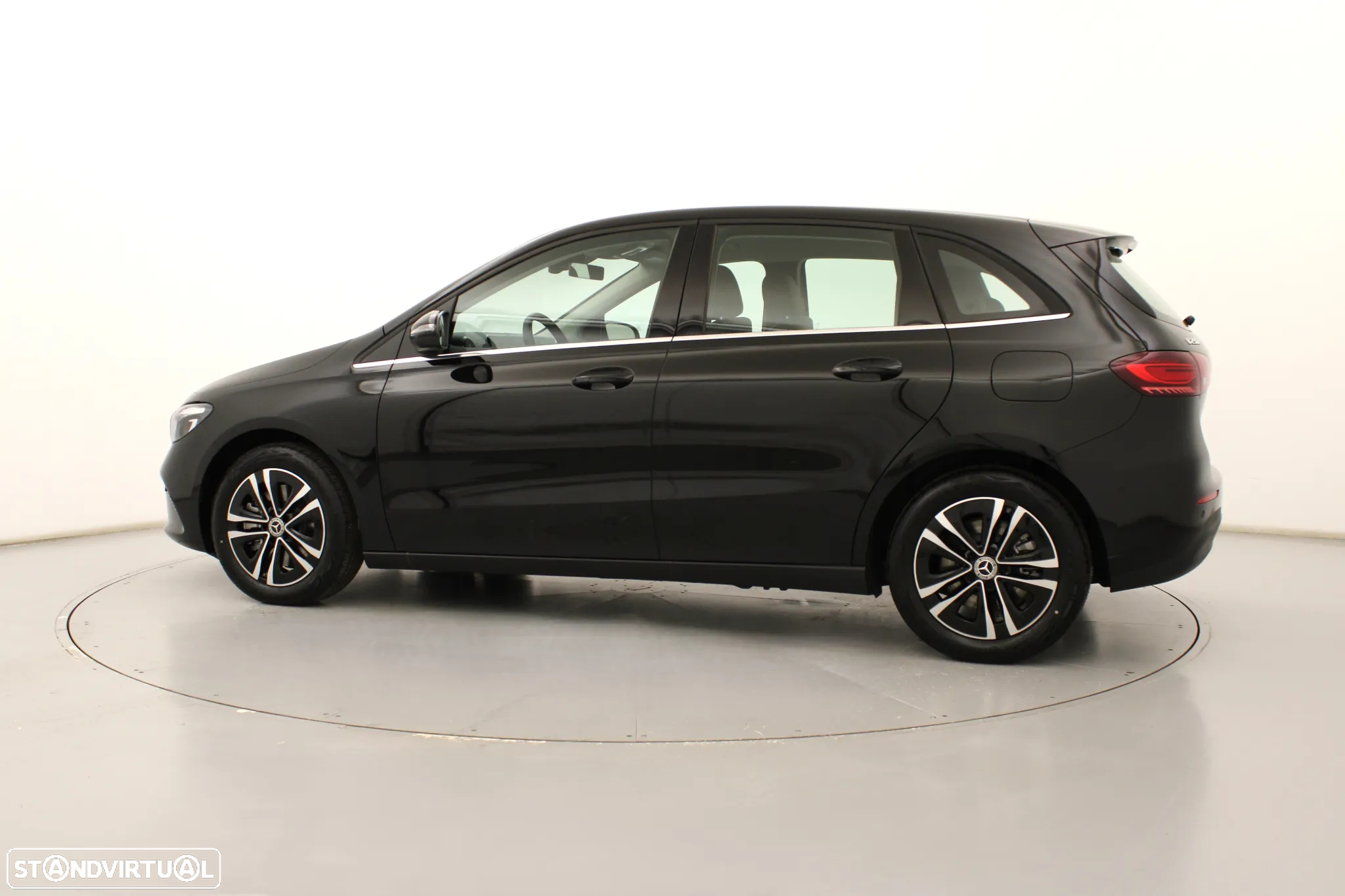 Mercedes-Benz B 250 e - 11