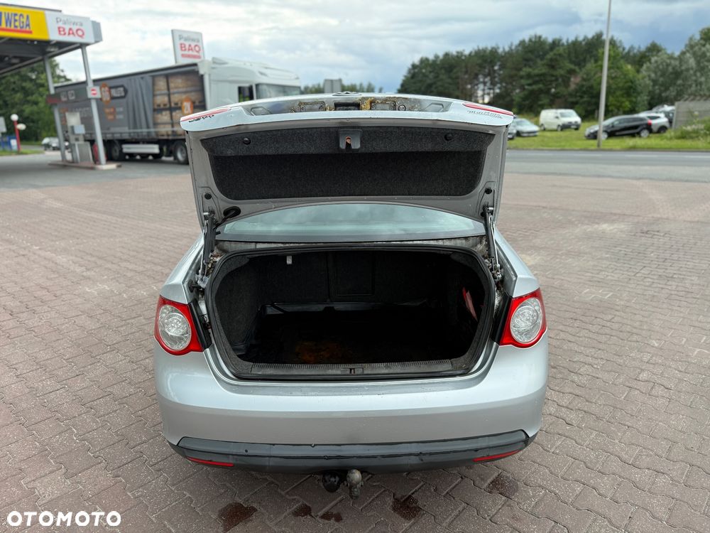 Volkswagen Jetta - 18