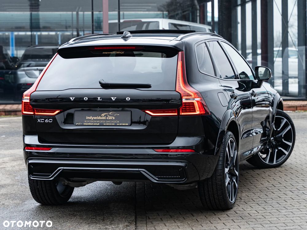 Volvo XC 60 B4 D AWD Plus Dark - 2
