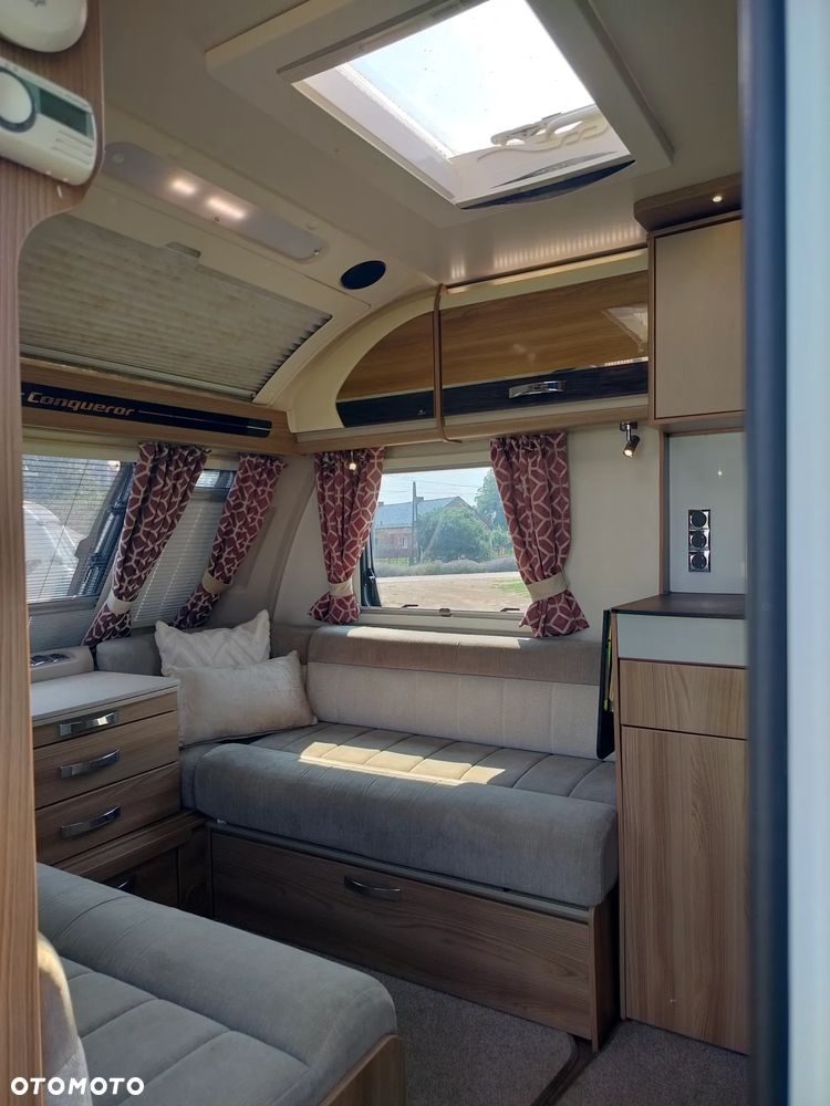 SWIFT Conqueror 560 - 5