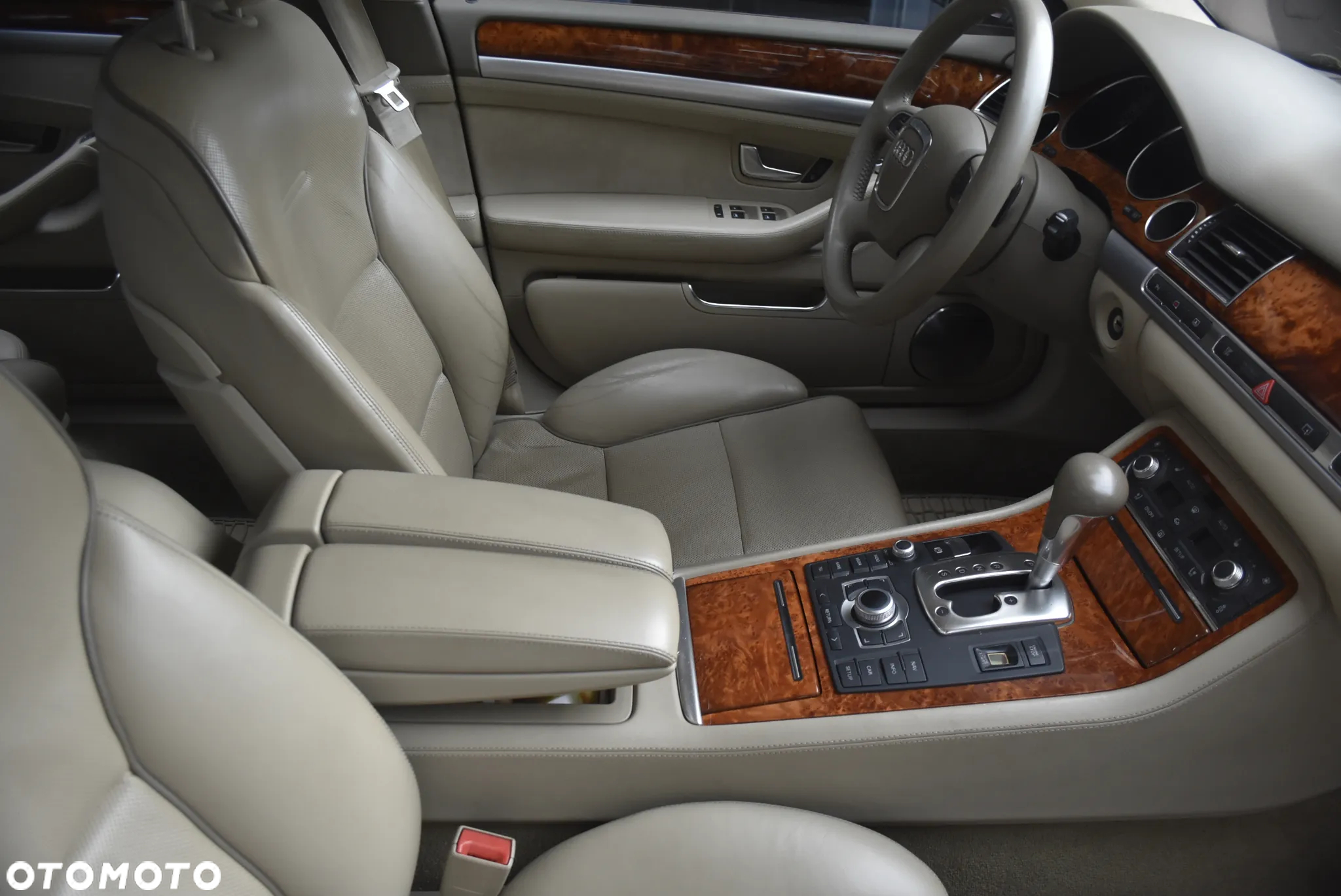 Audi A8 6.0 quattro Langversion - 30