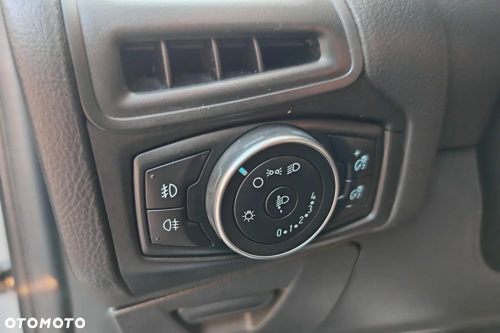 Ford Focus 1.0 EcoBoost Titanium - 17