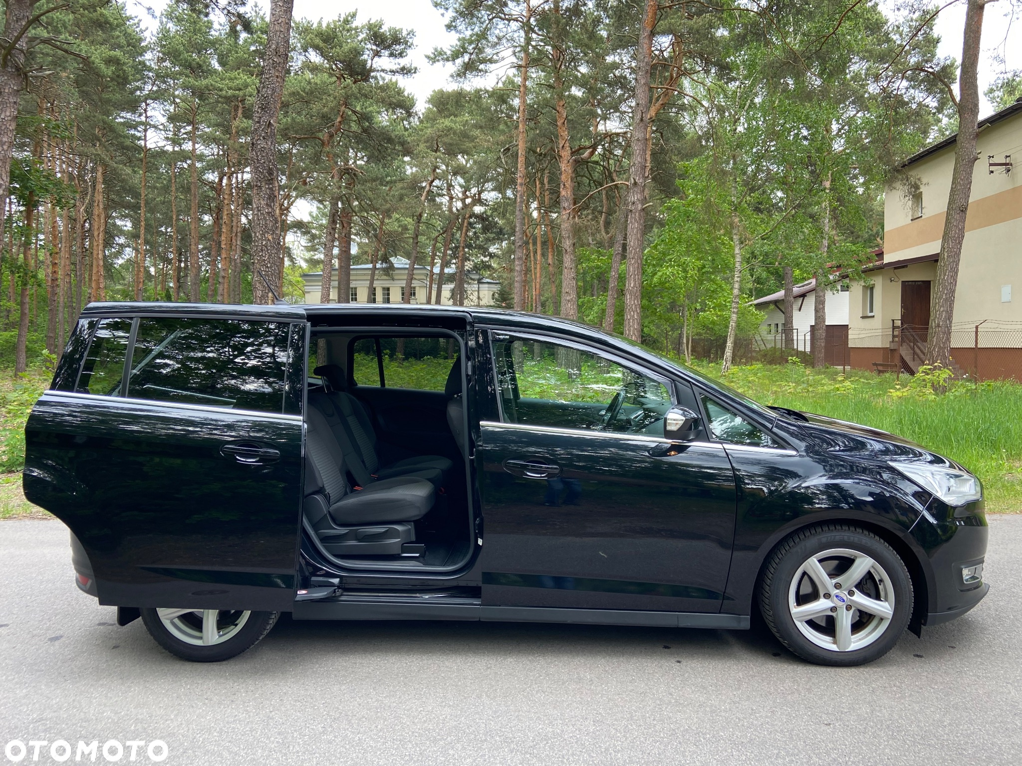 Ford Grand C-MAX - 30