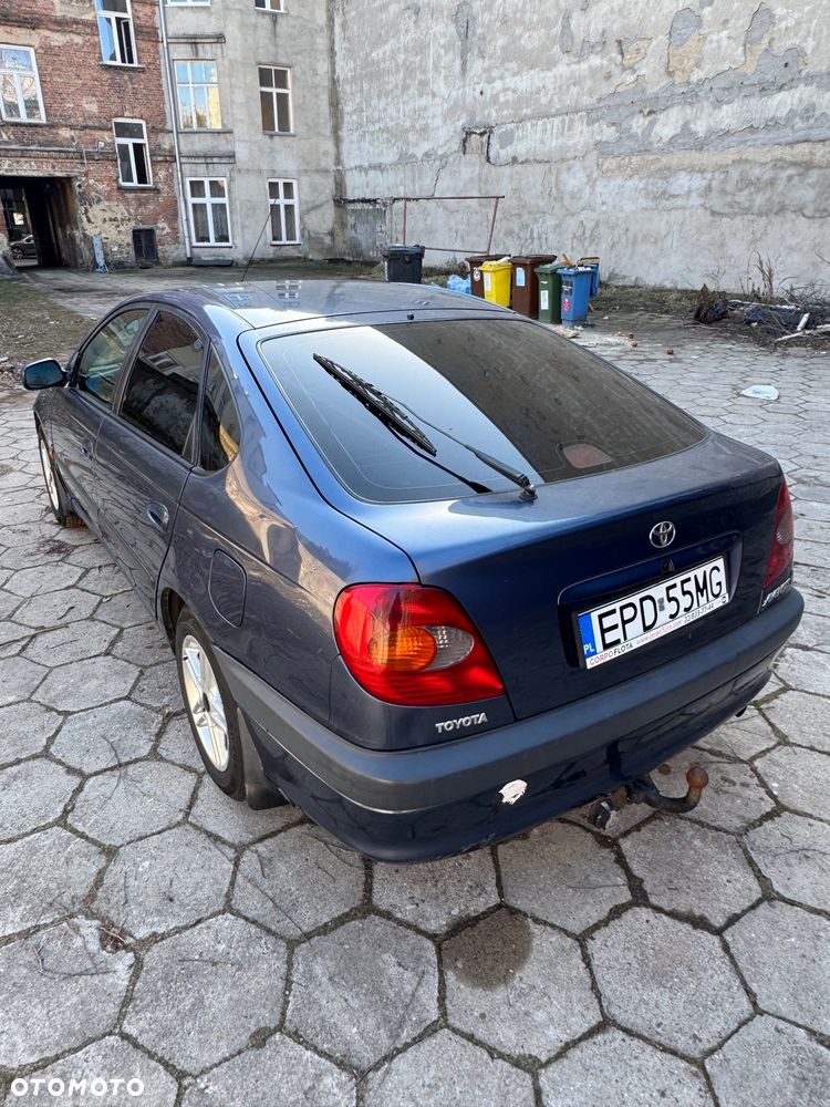 Toyota Avensis 2.0 Sol - 5