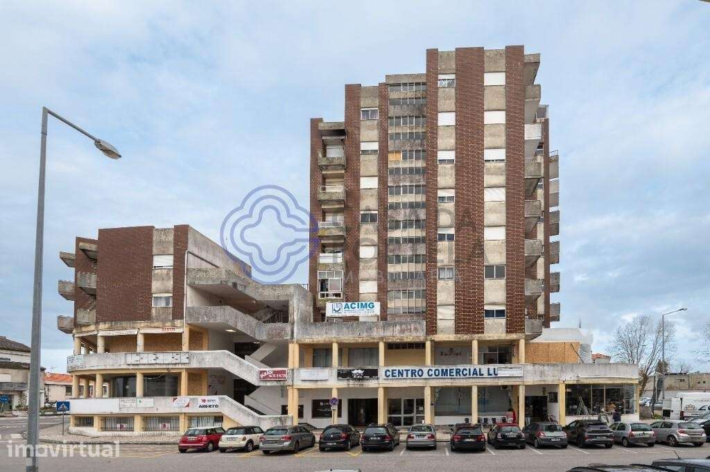 Apartamento T1 com 2 terraços no centro da Marinha Grande - Grande imagem: 2/23