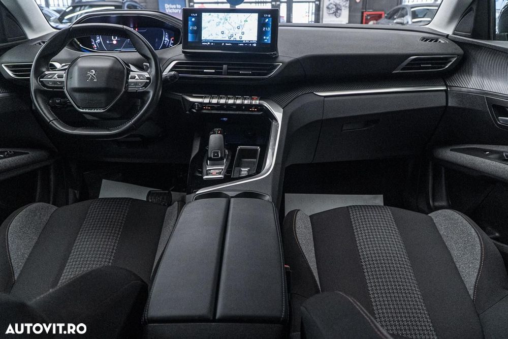 Peugeot 3008 1.2 PureTech Turbo S&S EAT8 Allure - 29