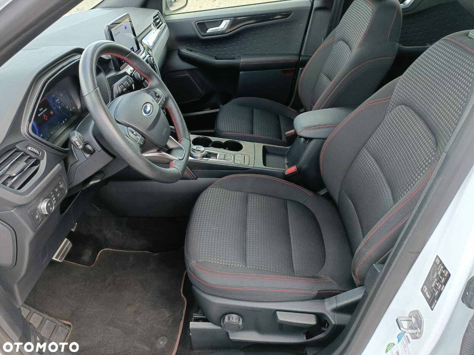Ford Kuga - 10