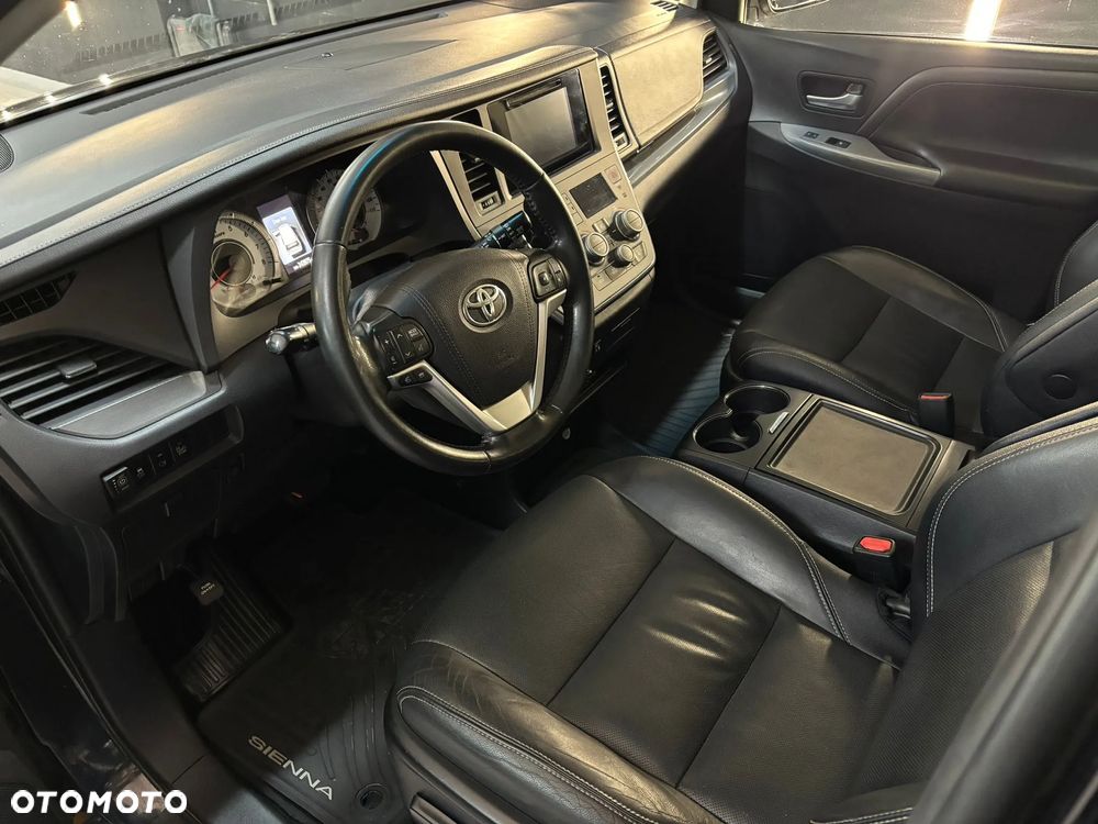 Toyota Sienna 3.5 V6 SE - 3