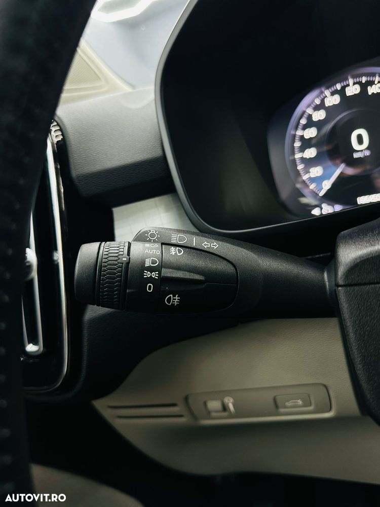 Volvo XC 40 D3 Momentum Pro - 28