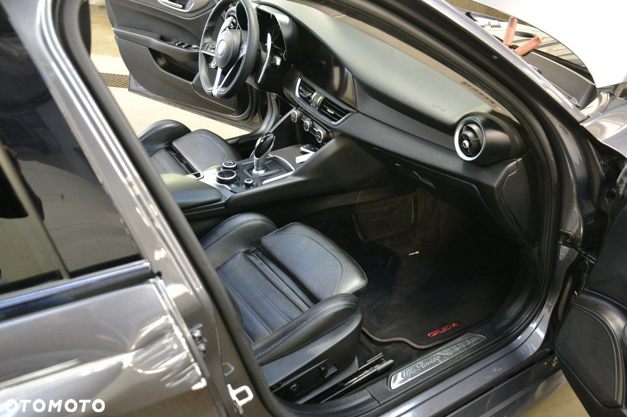 Alfa Romeo Giulia - 21