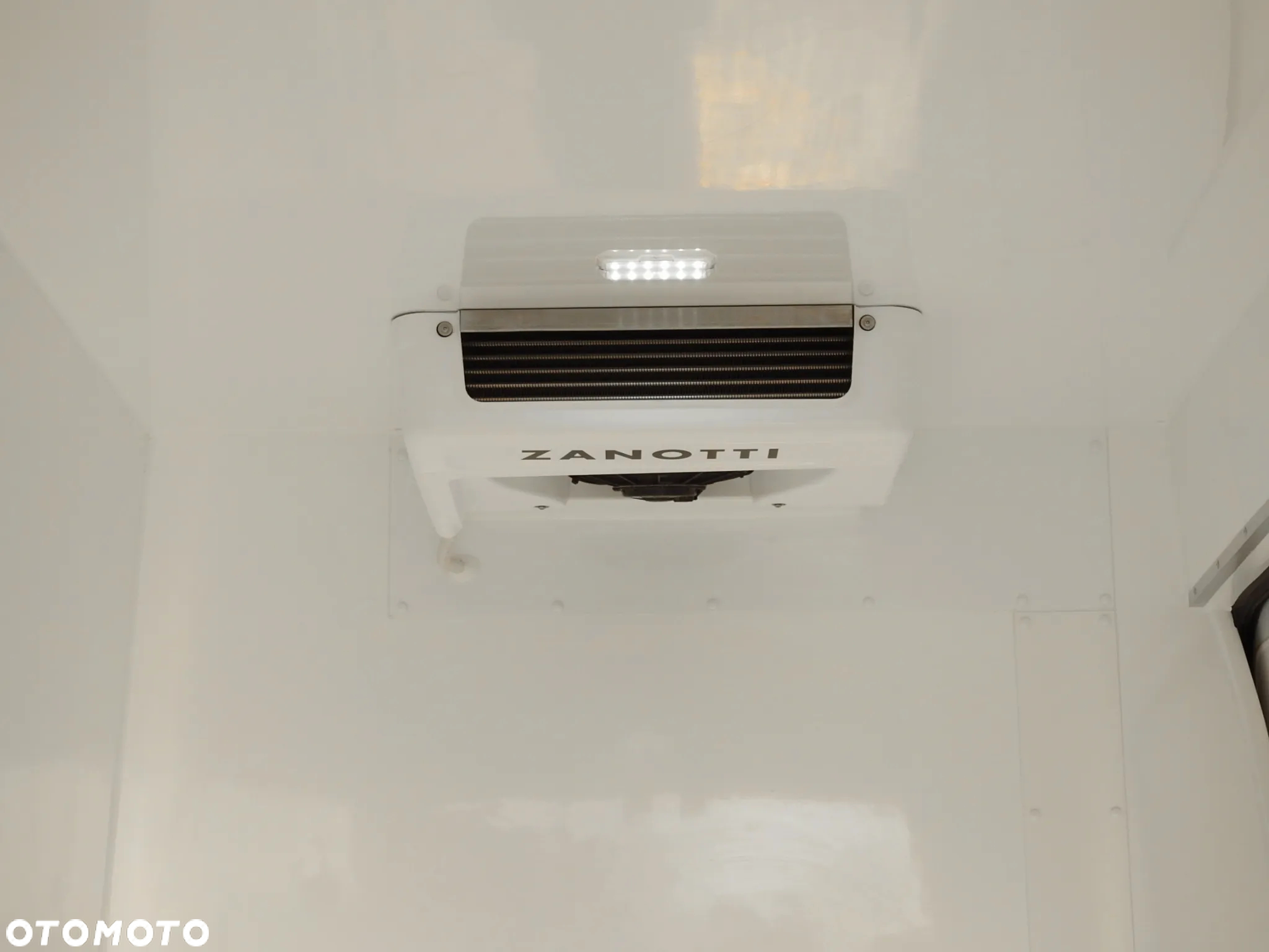 Ford TRANSIT  FURGON CHŁODNIA 0*C FUNKCJA GRZANIA TEMPOMAT LEDY KLIMATYZACJA 130KM [ D81956 ] - 25