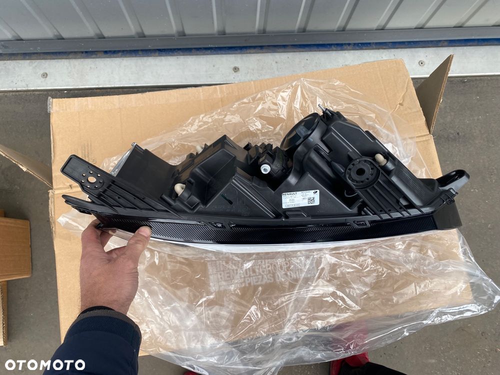 DACIA Sandero III 3 Lift Logan Jogger 25-26r NOWA ! ORYGINALNA ! LAMPA PRZEDNIA PRAWA REFLEKTOR PRAWY PRZÓD LEDOWA led full led  260107920R biała biały środek  STEPWAY Wwa - 7