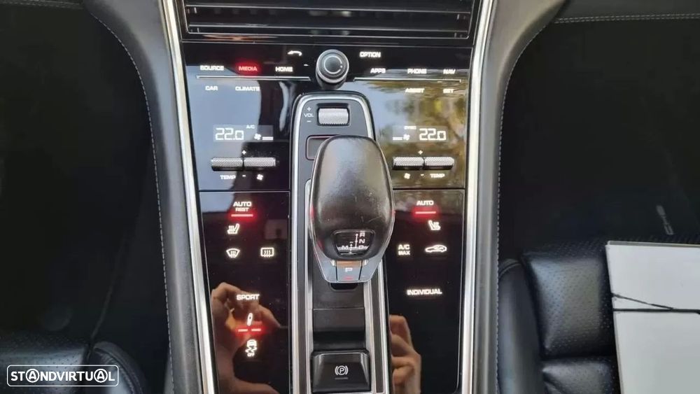 Porsche Panamera Sport Turismo 4 - 45