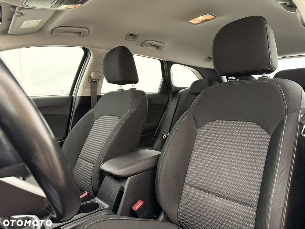 Kia Ceed - 12