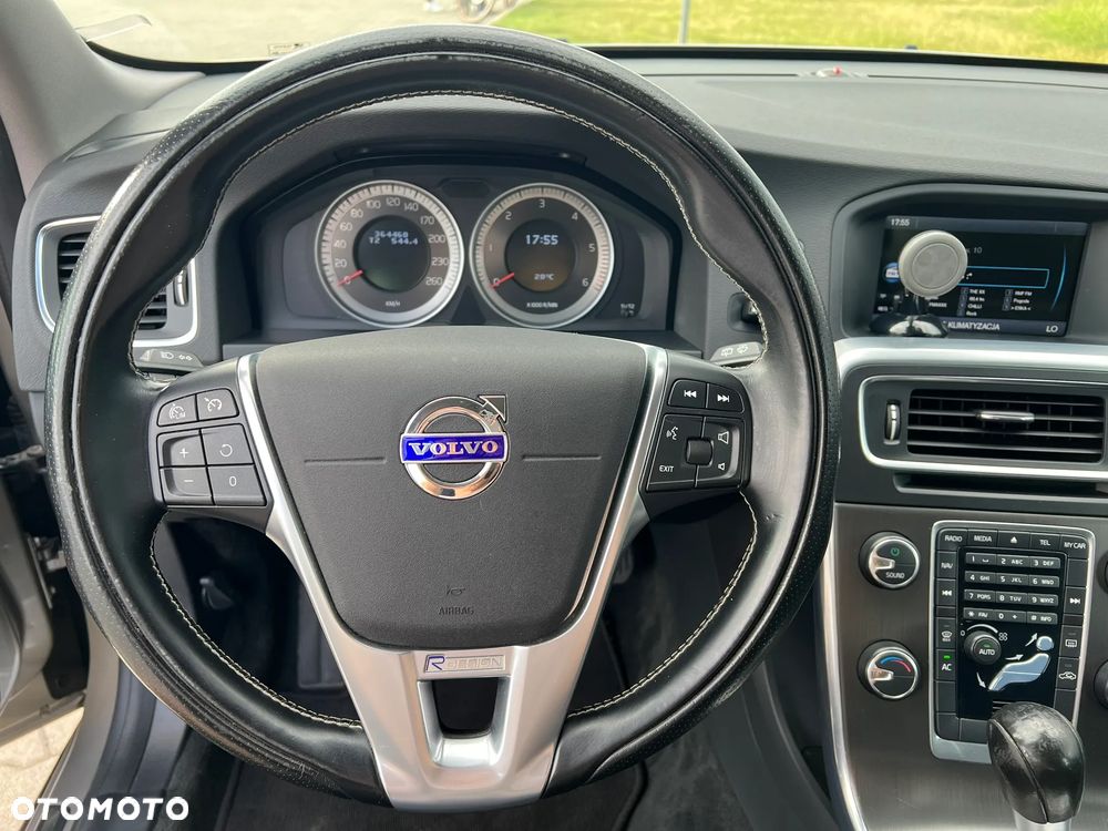 Volvo V60 D3 R-Design - 15