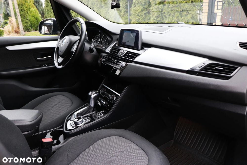 BMW Seria 2 218d Sport - 24