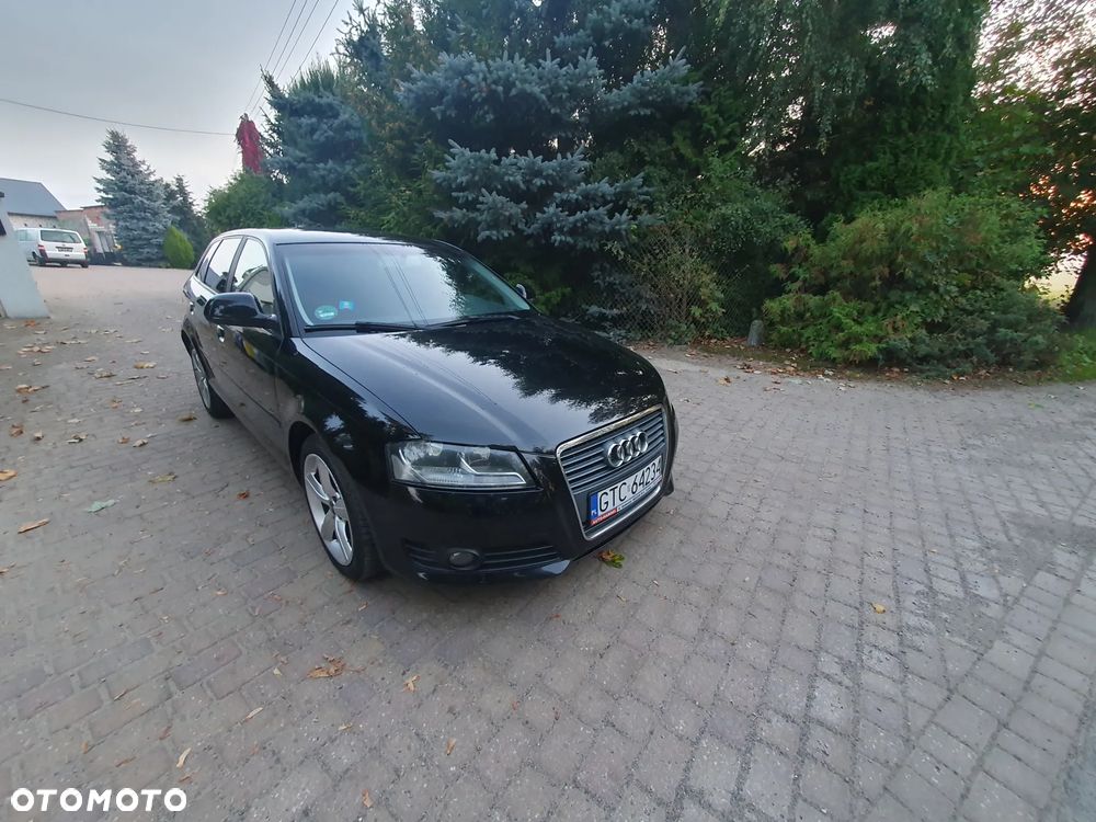 Audi A3 Sportback 2.0 TDI DPF S tronic Ambiente - 2