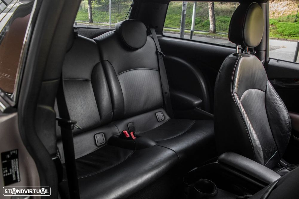 MINI 3 Portas Cooper D - 31