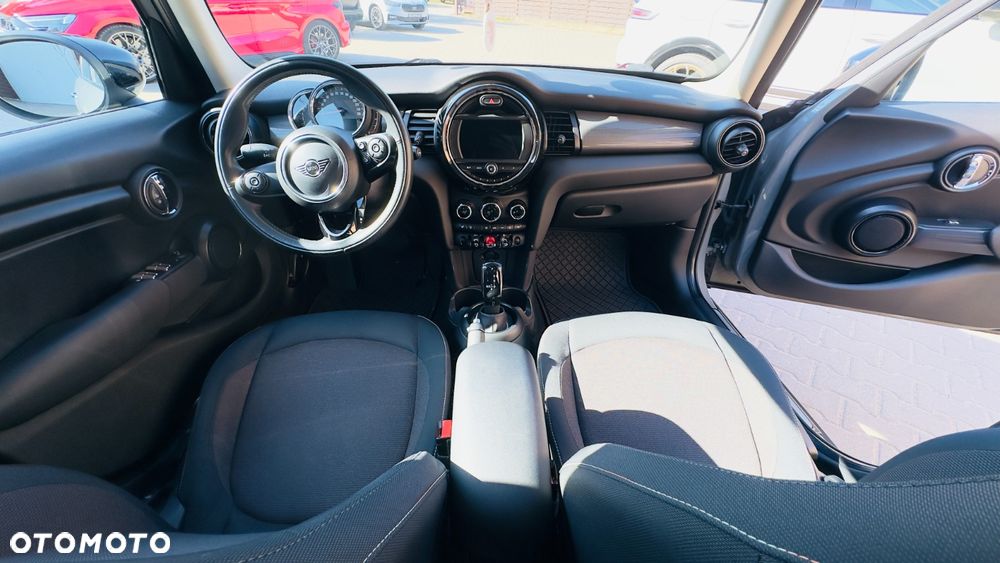 MINI Cooper Standard - 6