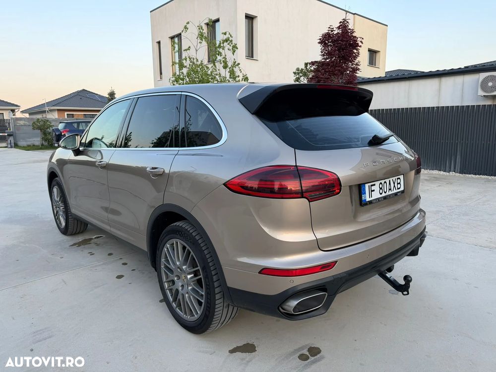Porsche Cayenne 3.0 L - 1