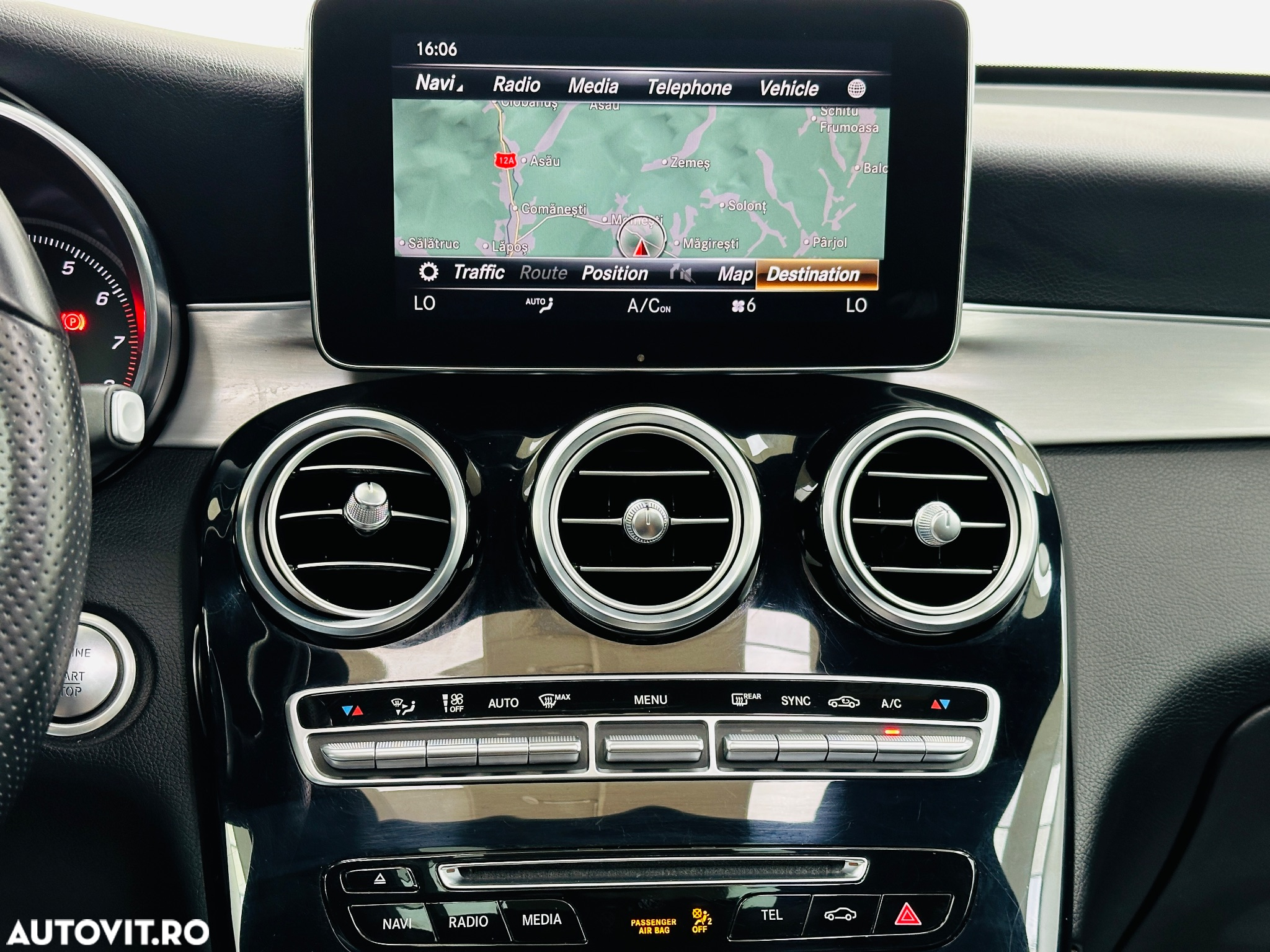 Mercedes-Benz GLC - 28