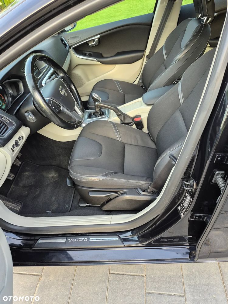 Volvo V40 T3 - 10