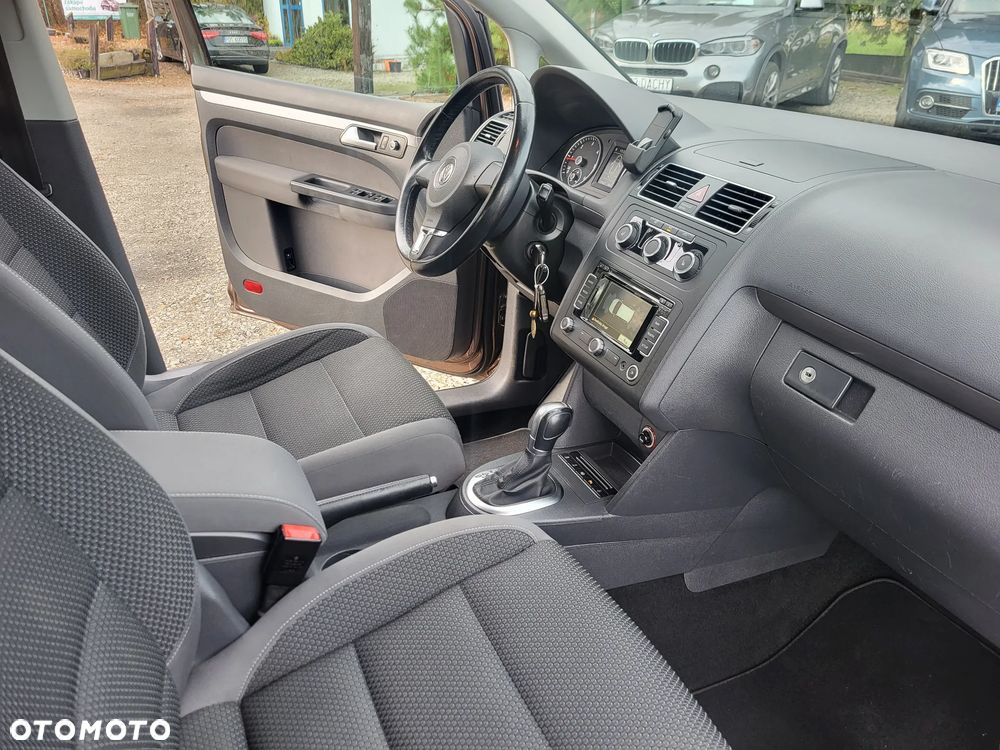 Volkswagen Touran - 15