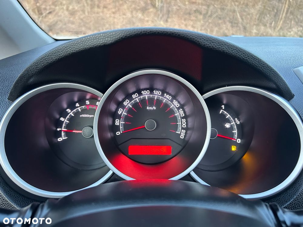 Kia Venga 1.6 CRDi 128 Business Line - 26