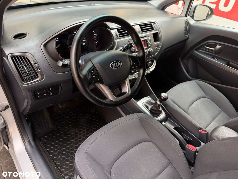 Kia Rio - 25