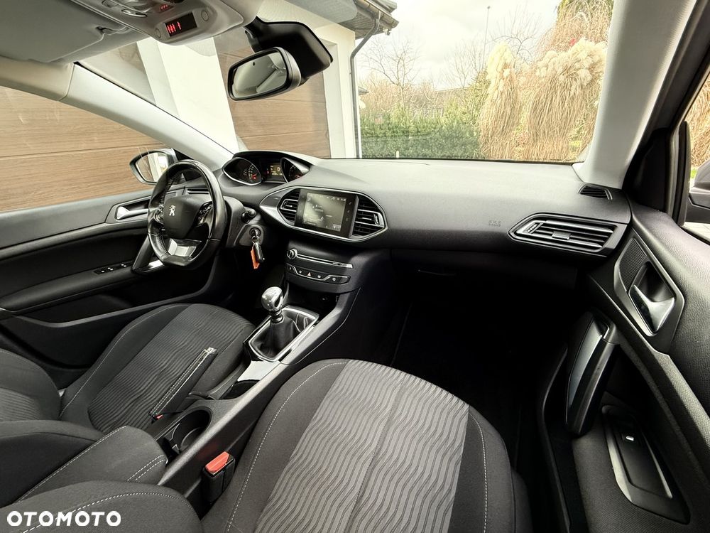 Peugeot 308 125 THP Active - 27