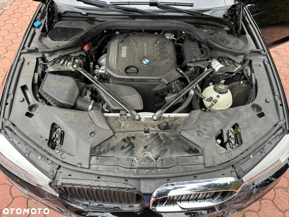 BMW Seria 5 525d Sport Line - 17