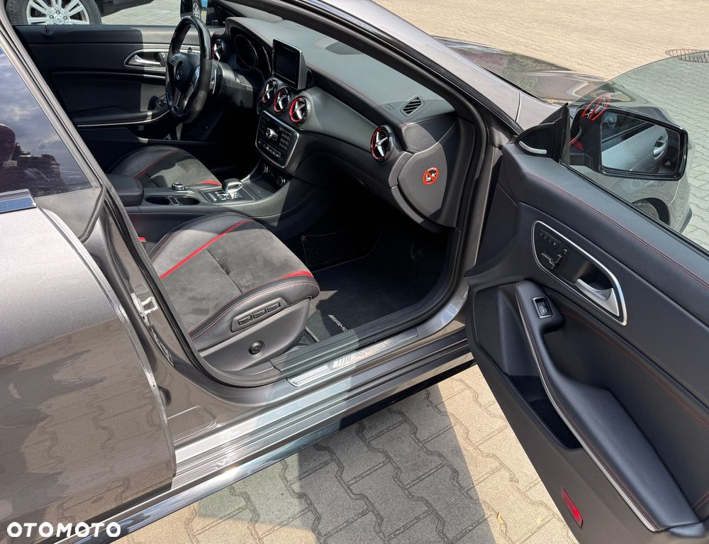 Mercedes-Benz CLA 45 AMG 4Matic 7G-DCT Edition 1 - 25