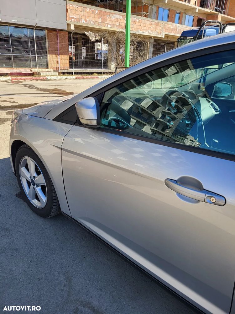 Ford Focus 1.6 TDCi DPF SYNC Edition - 10